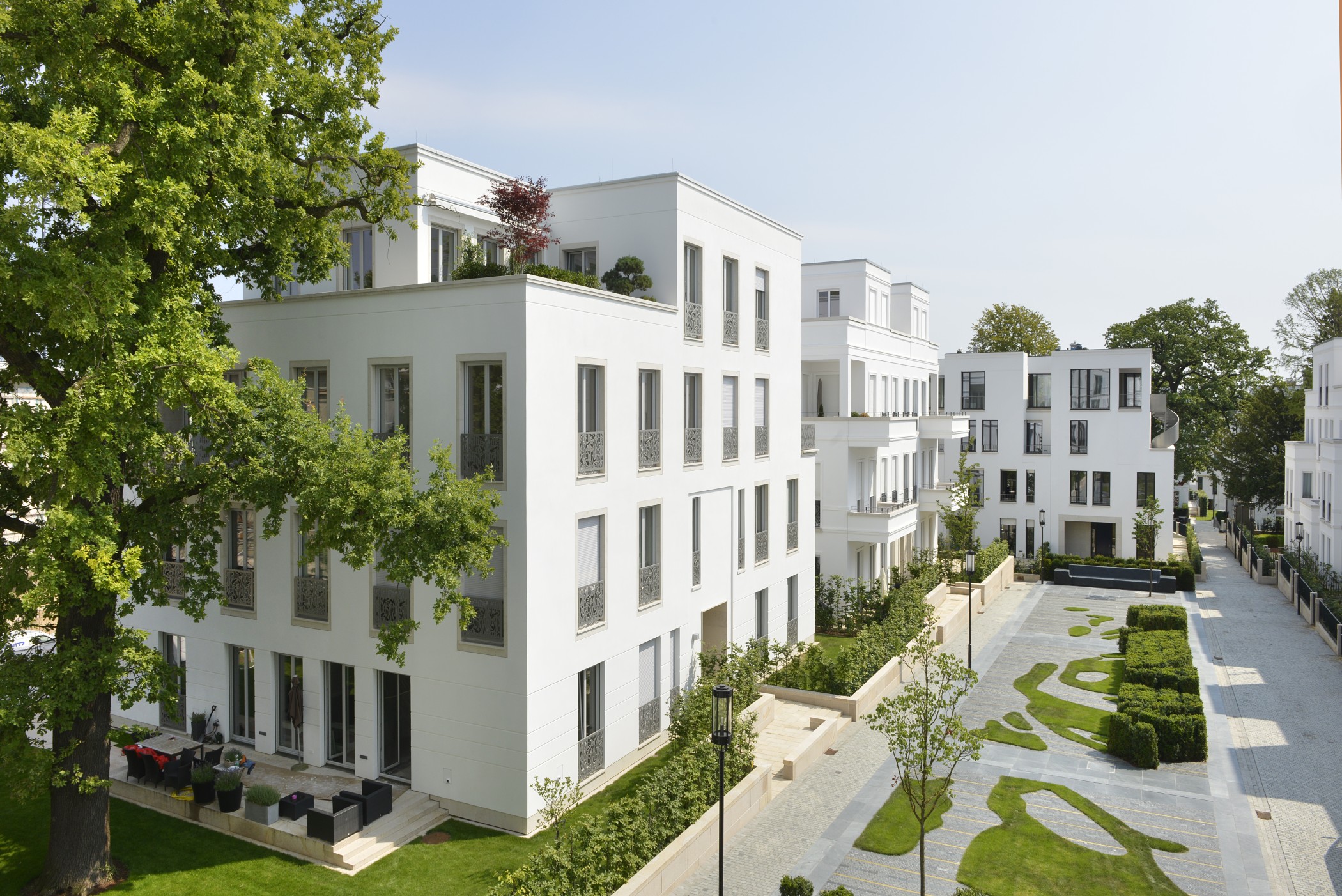 View from above of the landscaped square between the Sophienterrassen townhouses