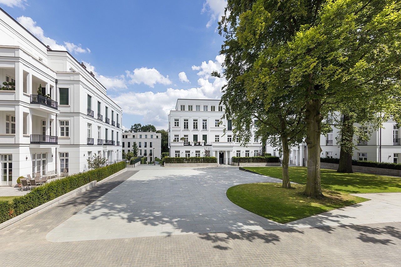 The Sophienterrassen square with white town houses and old trees